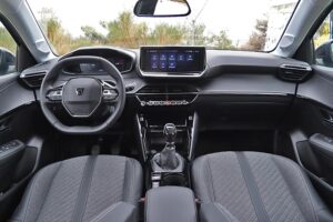 Peugeot 208 (1)