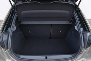 Peugeot 208 (2)