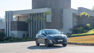 Peugeot 208 (3)